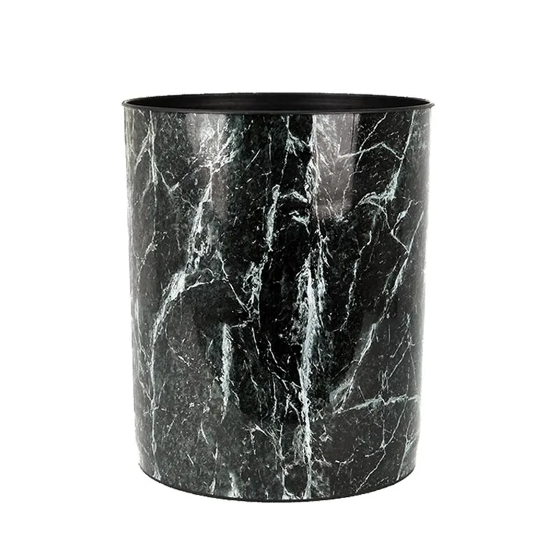 Formowanie wtryskowe pojemników na śmieci w etykiecie formy