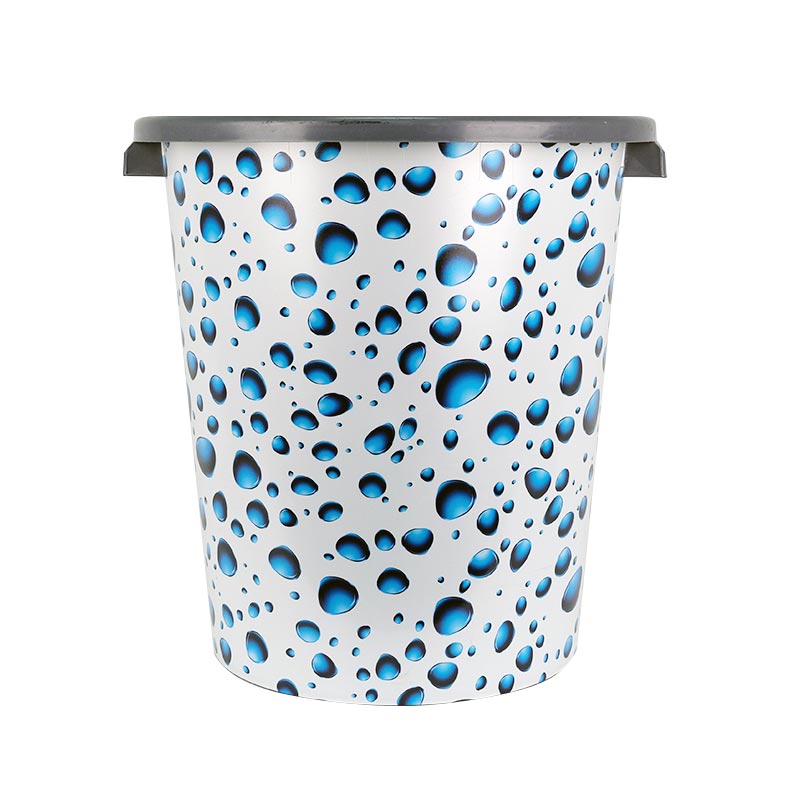 Formowanie wtryskowe pojemnika na śmieci w etykiecie formy